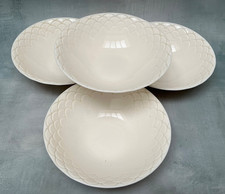 Arcopal France Romane Milk Glass set of 4 Cereal Bowls 6 1/4”
