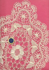 napperon OVALE dentelle du PUY  fait main  45x28  cm (lace handmade)