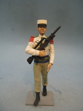 PLOMB -FIGURINE D'ARTISTE - ANTOINE PONT -  LA  LEGION -  AVEC FAMAS MAINS NUES