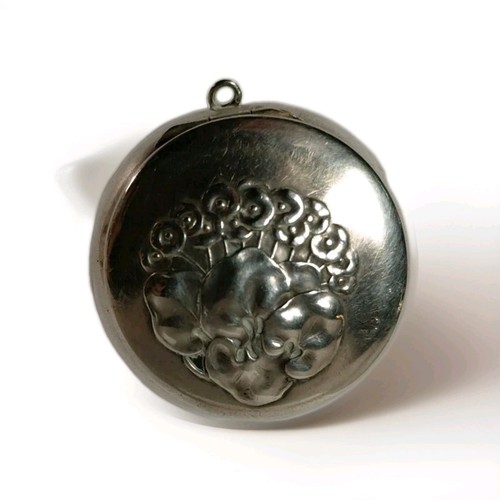 Pill box pendant - powder, tank