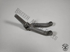 Platine de repose pied