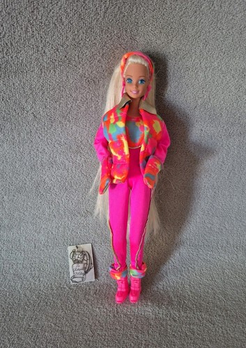 Barbie avec ensemble ski fun