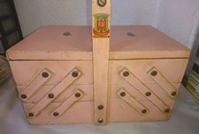 ANCIENNE JOLIE BOITE A COUTURE