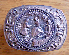 PETIT COFFRET EN METAL ARGENTE