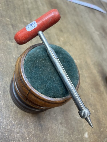 Ouvre boîte outils anciens - boîte,