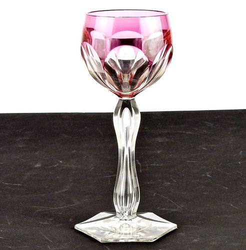 Verre vin surmoulé avec - surmoulé,
