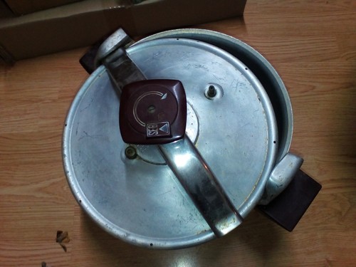 Ancienne cocotte minute seb - ancienne,
