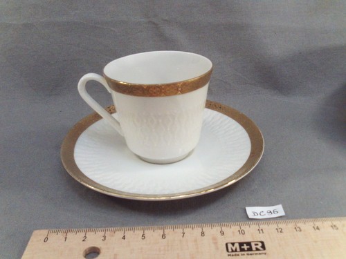 Tasses soucoupes et - 7,