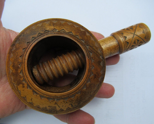 Ancien casse noisette - noisette,
