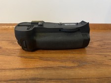 Nikon MB-D10 Battery Pack Grip for Nikon D300, D300S & D700 Pre Owned