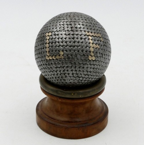Boule lyonnaise cloutées - boule,