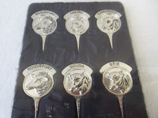 Bel ensemble de 6 piques à fromage en métal argenté