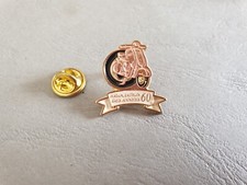 Pin's MOTO / BIKE / BIKER - vinyle Scooter Vespa Rose association des années 60