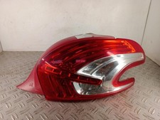 Feu arriere principal droit