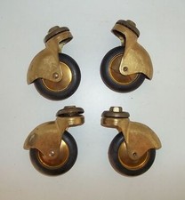 4 jolies roulettes de desserte