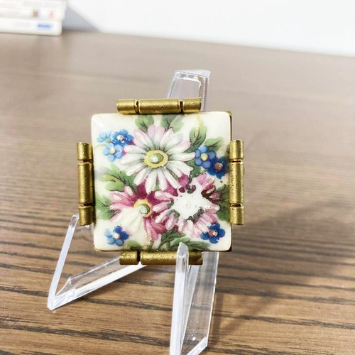 Jolie broche ancienne - ancienne, en