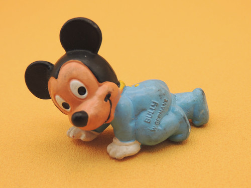 Mickey bébé figurine pvc - mickey,