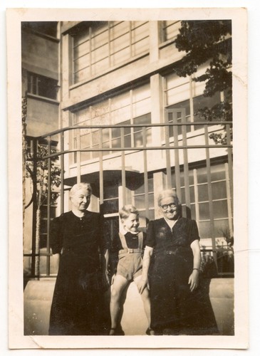 Women with child - child, factory
