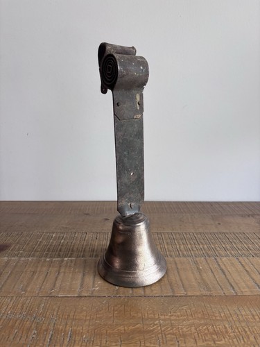 Ancienne cloche porte en - de,
