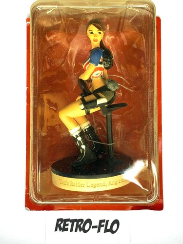 Figurine lara croft tomb - figurine,