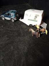 4x4 Mitsubishi (Portes Ouvrantes ) Avec Son Van Et Deux Chevaux