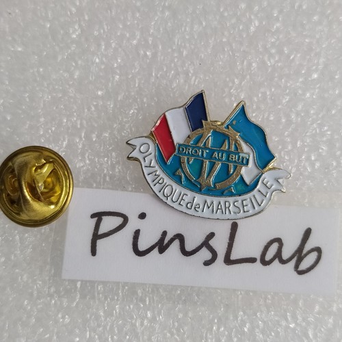 Pin's-FOOTBALL-Drapeau-OM-Mars