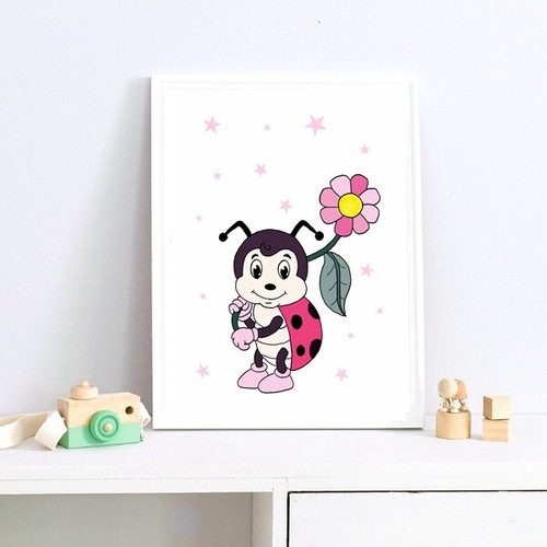 Adorable bébé coccinelle