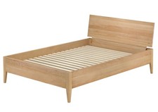 Lit double non métallique en hêtre pieds coniques 140x200 avec accessoires