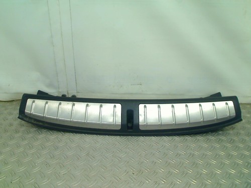 Garniture coffre hayon bmw - coffre,