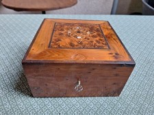 Coffret à Bijoux Loupe de Bois Marqueté , nacre , casier intérieur