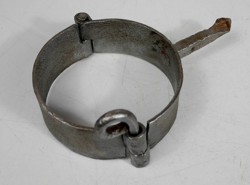 Old cast iron - dolphin, downhill