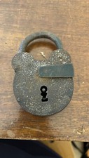 cadenas ancien en fer sans