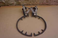 PAIRE DE GRIMPETTES EN FER