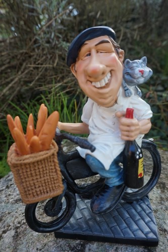 841 991 figurine - ,