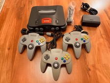 Nintendo 64 noire, 3 manettes