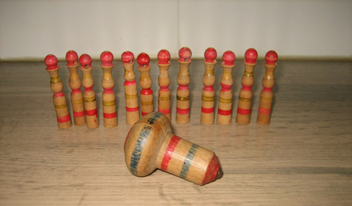 Ancien jeu mini - 12, quilles