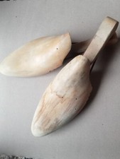 Anciens embauchoirs   en bois