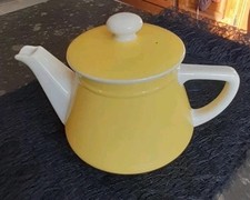 Théière Villeroy & Boch Mettlach Jaune Et Blanche ,année 1950 .Vintage .