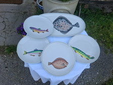 un plat et 4 assiette modèle