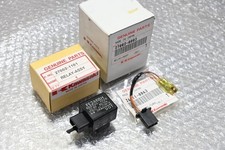 Kawasaki Z750 Z550 Z1300 Genuine Flasher Relay Assy 27002-1101 NOS