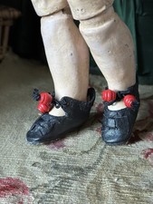 Chaussures poupée ancienne