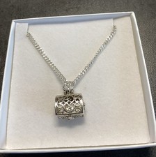 Collier en argent avec vinaigrette en filigrane d'argent poinçonné.