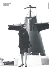 PAQUEBOT FRANCE / Mannequin posant devant la cheminée / FICHE PHOTO