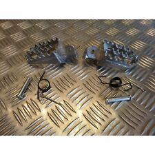 paire cale repose pied moto