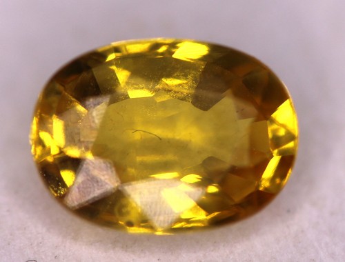 Saphir jaune naturel - saphir,