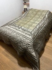 Couvre-lit molletonné en soie