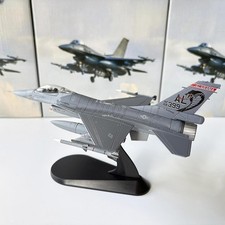 Maquette d'avion F-16C à