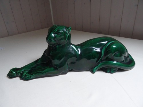 Lionne allongé art déco - lionne, allongé,art