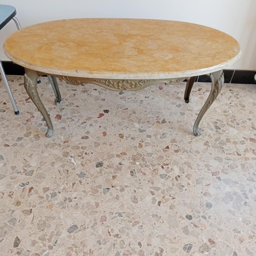 Table basse ovale ancienne
