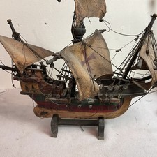 Maquette  de Bateau   Ancienne Caravelle  en bois